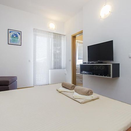 Apartments Zoran Pirovac Exterior photo