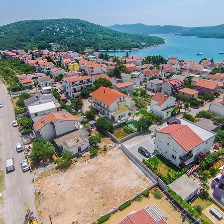Apartments Zoran Pirovac Exterior photo