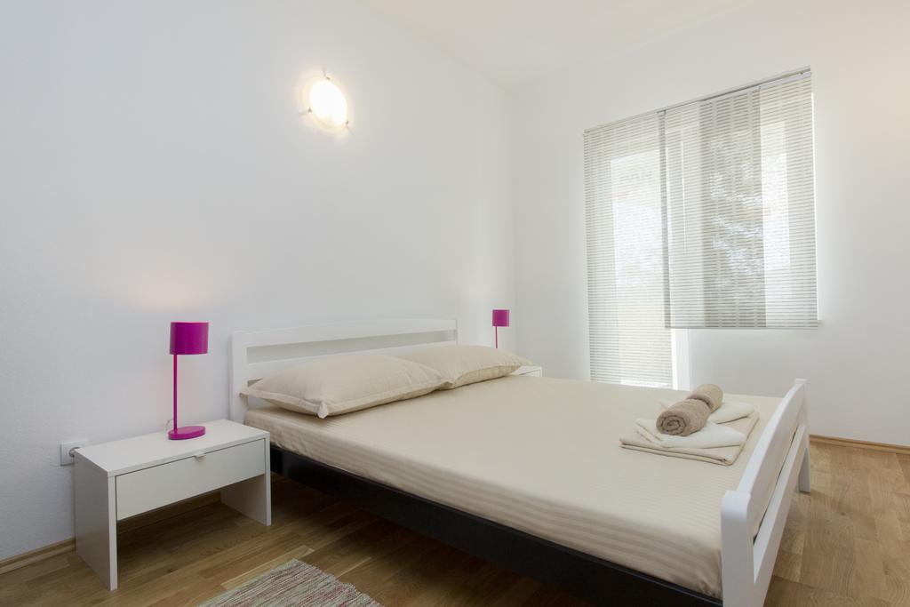 Apartments Zoran Pirovac Exterior photo